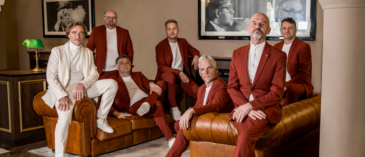 Hot Pants Road Club funky christmas 1500x644 © Manuele Fuchs
